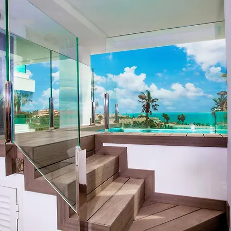 Hotel apartamentowy Seaview With Private Pool 3*