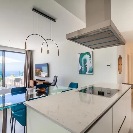Seaview With Private Pool 아파트호텔 푸엔히롤라