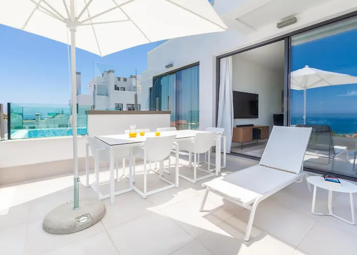 Seaview With Private Pool Hotel apartamentowy