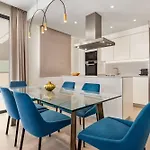 Aparthotel Seaview With Private Pool 3*